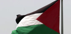 Drapeau palestinien hissé sur mat